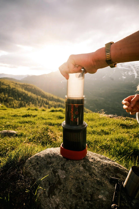 Aeropress Go Portable 1-3 cups (100枚 フィルター入り) - オーガニックコーヒーの通販、サブスク - コーヒー豆の卸売り | TOKYO COFFEE Organic Coffee